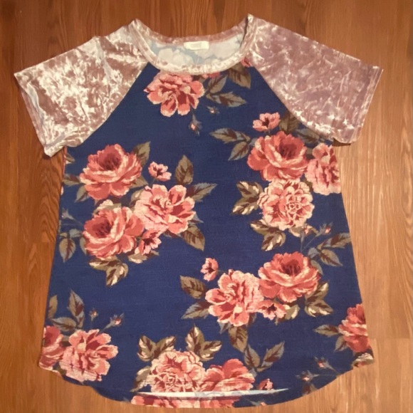Oddy Floral Top - Picture 10 of 10